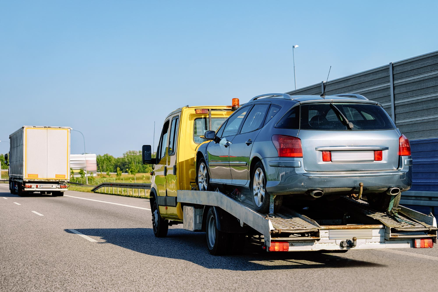 Tow truck providing reliable towing service Brooklyn NY